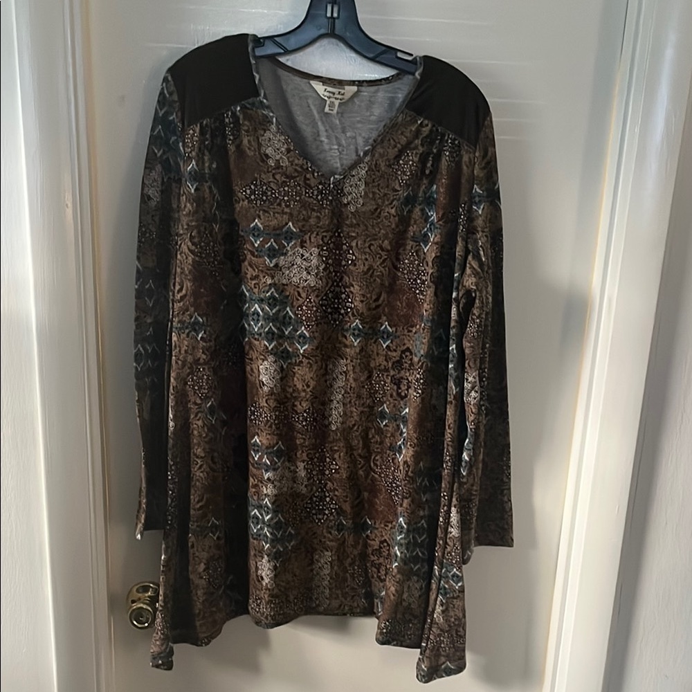 Patterned Long Sleeve Top​​​